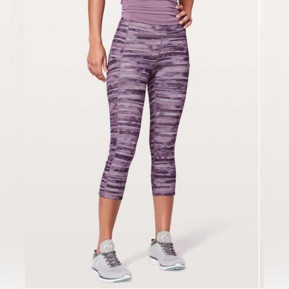 LULULEMON Speed Up Crop *21"
Shadowed Smoked Mullberry - Picture 3 of 6